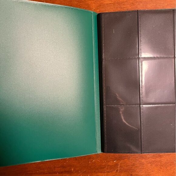 NEW Cardguard Card Folio Holds 360 Trading Cards, Rigid Cover w/ Elastic Closure - Picture 5 of 7